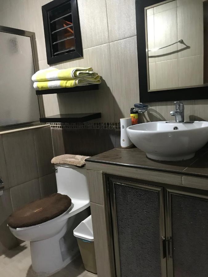 Casa Lili 2: Luxurious/Amplio/Hot Water/Economic/Wifi/Tv Apartment Valladolid  Bagian luar foto