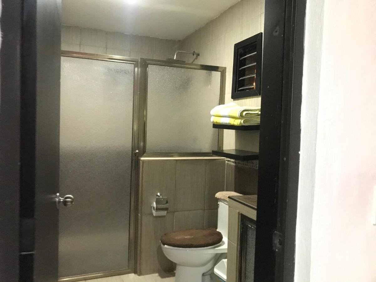 Casa Lili 2: Luxurious/Amplio/Hot Water/Economic/Wifi/Tv Apartment Valladolid  Bagian luar foto